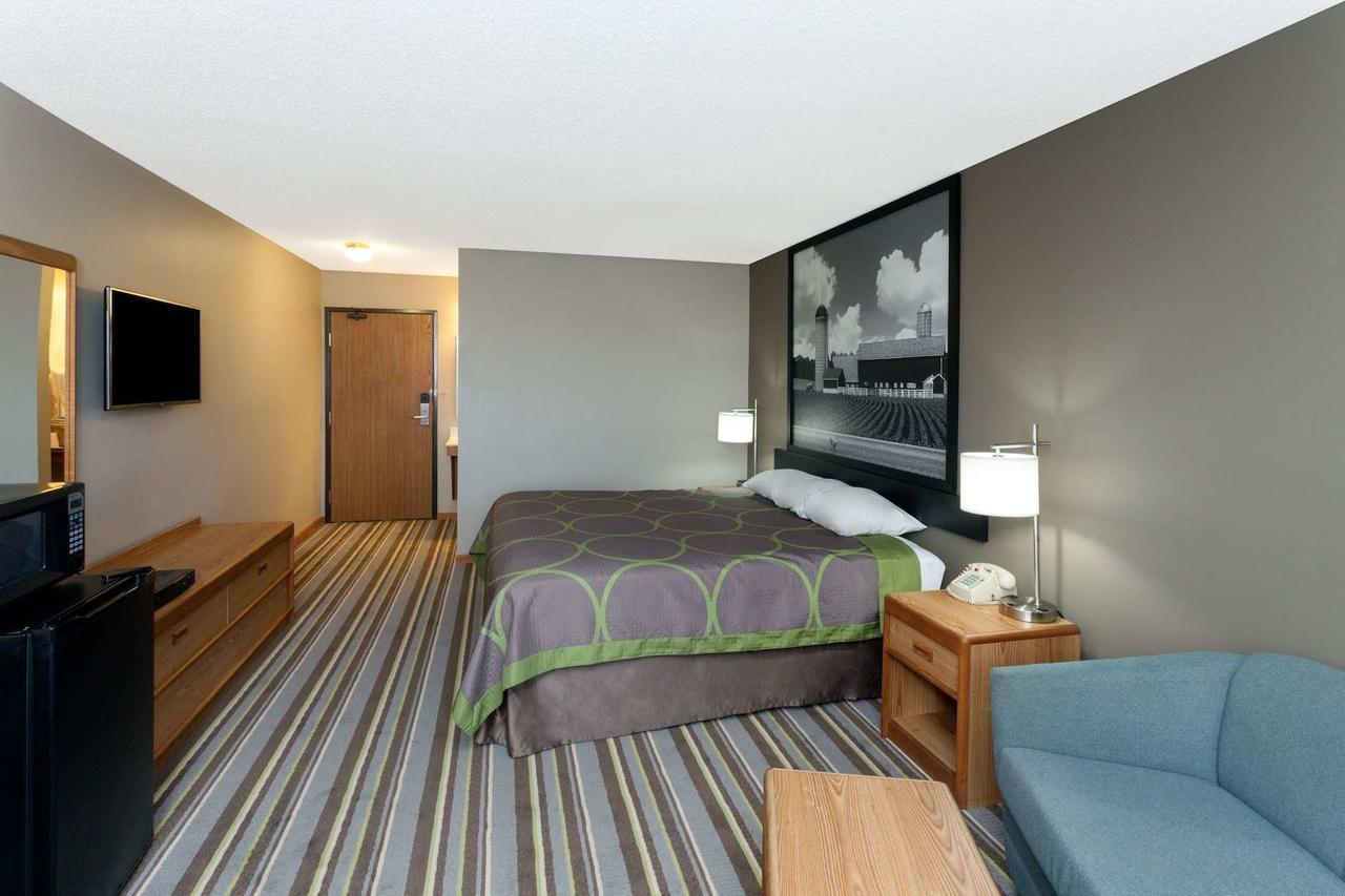 Hotel Super 8 By Wyndham Watseka Exteriér fotografie