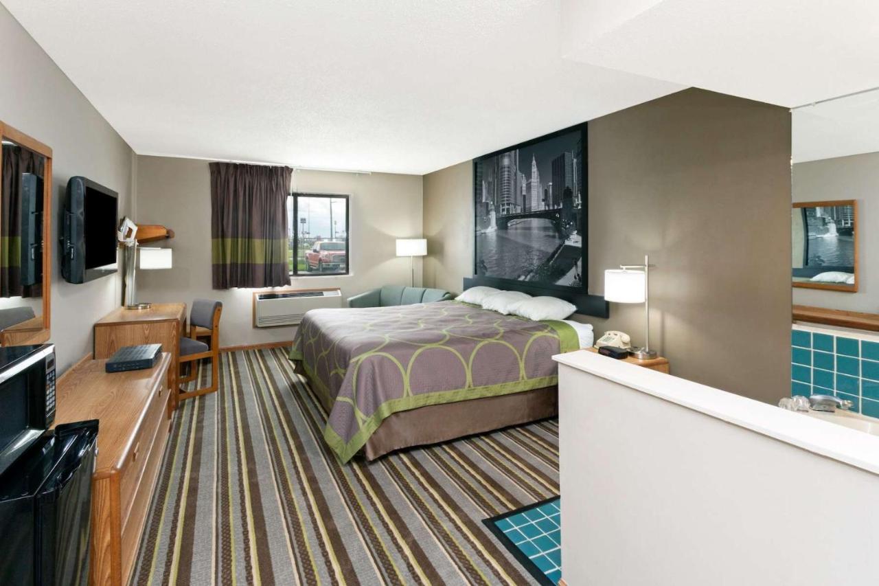Hotel Super 8 By Wyndham Watseka Exteriér fotografie